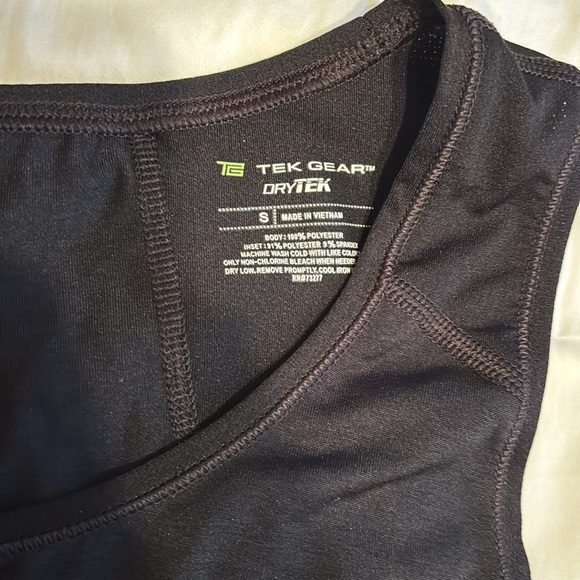 Tek Gear women’s small tank! New condition! - Picture 2 of 4